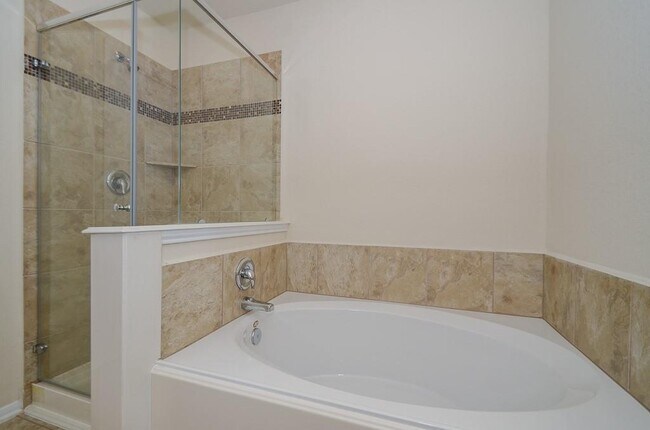 Building Photo - 14935 Vinegrove Falls Ct