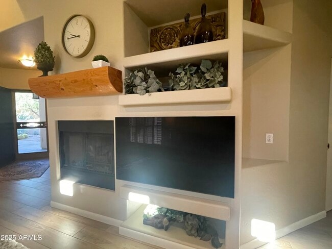 Building Photo - 6020 E Rancho Manana Blvd