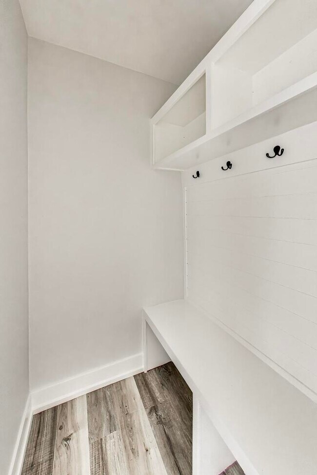 Building Photo - 239 S Gregory St