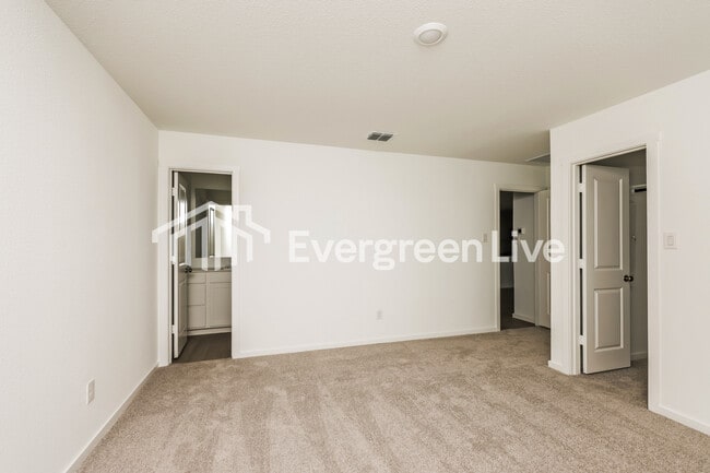 Building Photo - 1625 Sparrow Hawk Rd