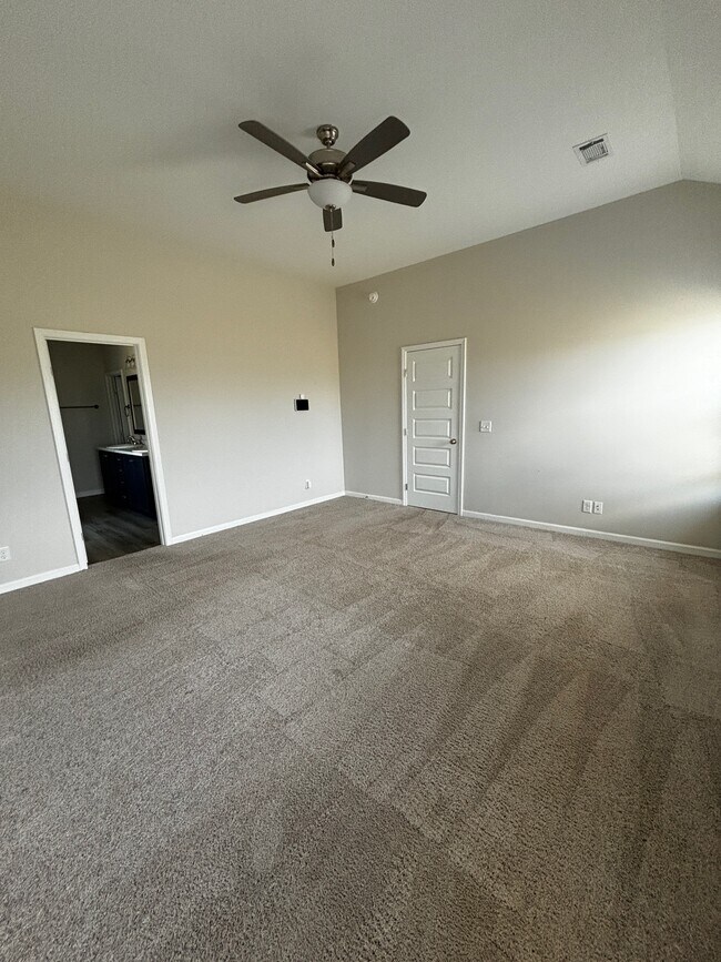 Building Photo - 289 Deerfield Dr NE