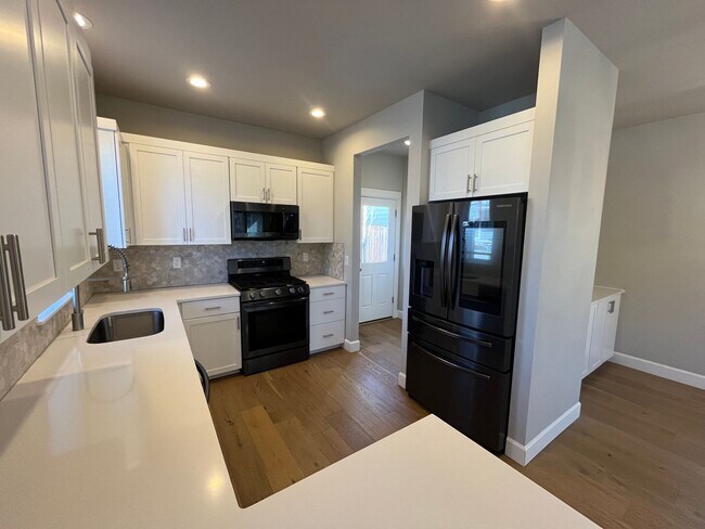 Building Photo - Stand Alone Home w/ Detached Garage and ADU