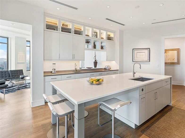 Building Photo - 3376 Peachtree Rd