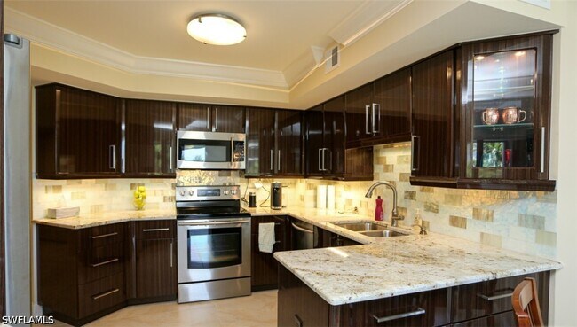 Building Photo - 4551 Gulf Shore Blvd N