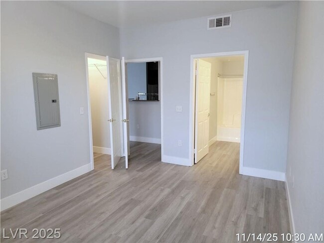 Building Photo - SOUTHWEST GATED 2-BED, 2-BATH FIRST-FLOOR ...