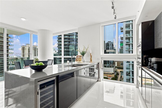 Building Photo - 1080 Brickell Ave