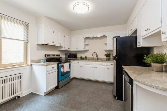 First floor kitchen w/dishwasher - 6339 N Spokane Ave
