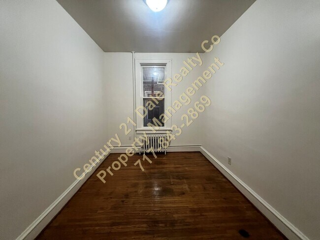 Building Photo - 423-425-425 N Franklin St