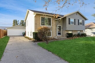 Building Photo - LEASING SPECIAL!! 2 Bed, 1.5 Bath Home in Ankeny