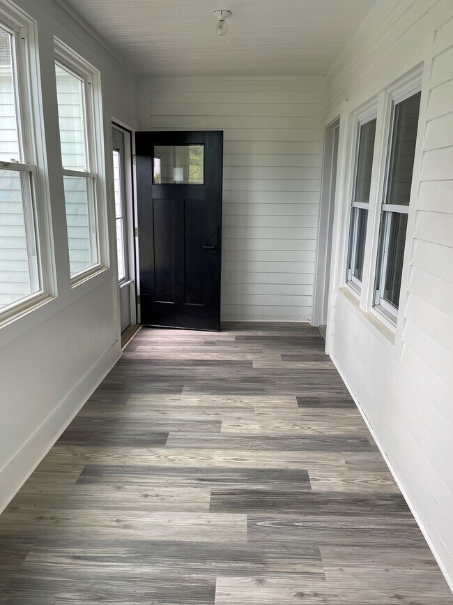 Building Photo - 24 Brooks Rd