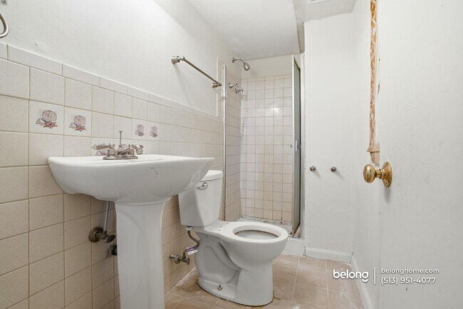 Building Photo - 704 Carlsbad Rd