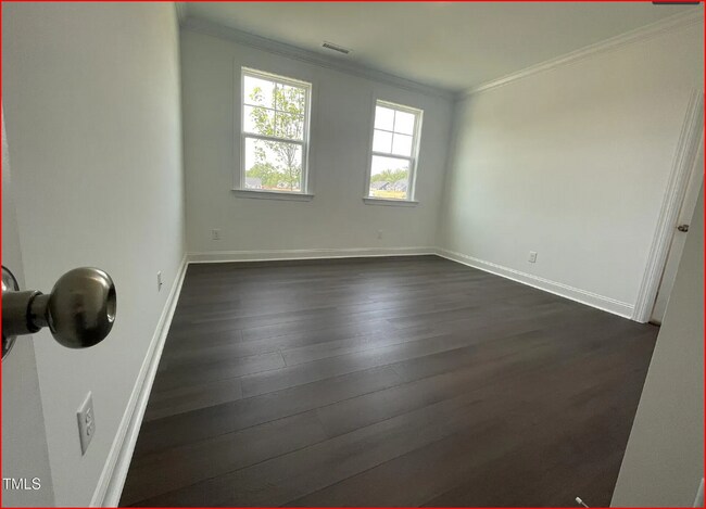Building Photo - Room in House on Goldfinch Perch Ln
