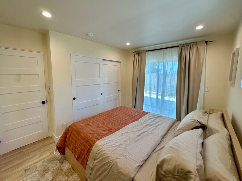 Building Photo - 5106 Cimarron St