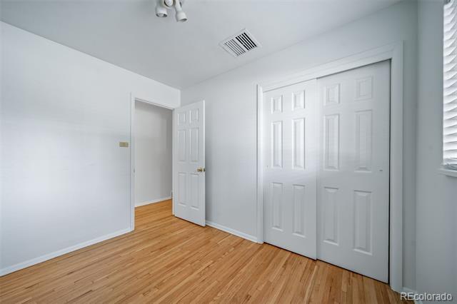 Building Photo - 3124 S Vine Ct
