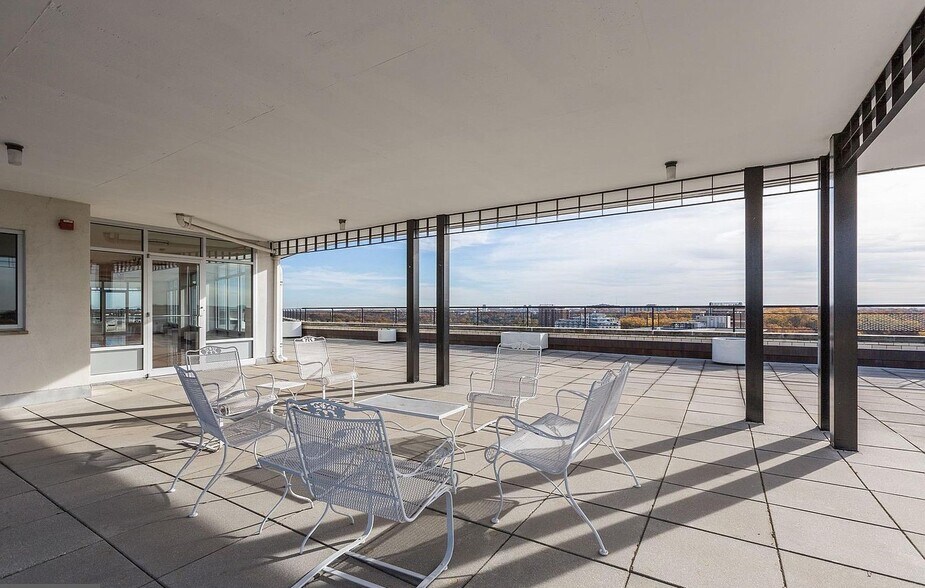 Building Photo - 10500 Rockville Pike