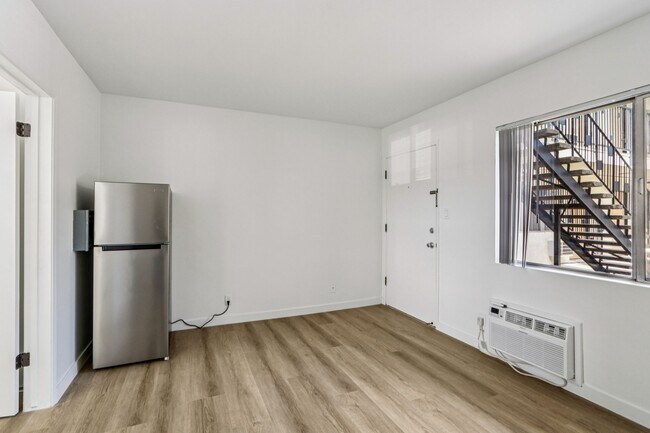 Floorplan - 15444-15454 Chatsworth St.