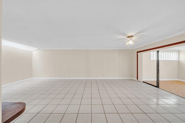 Building Photo - 221 NW 43rd Pl