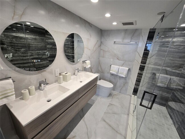 Building Photo - 11113 Biscayne Blvd