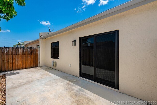 Building Photo - 9279 NW 17th Ct