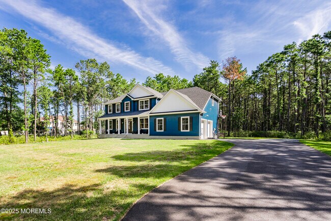 Building Photo - 1561 Scranton Ave