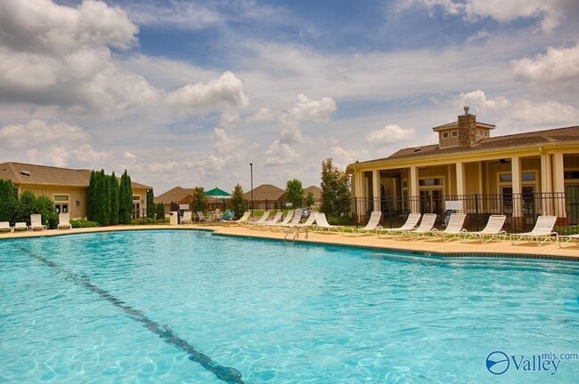 Building Photo - 350 Falling Water Ln SW