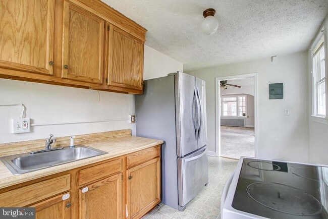 Building Photo - 6120 41st Ave