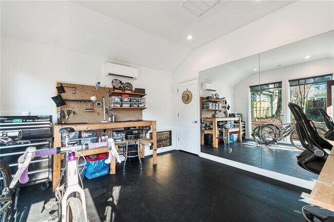 Building Photo - 212 Geneva St