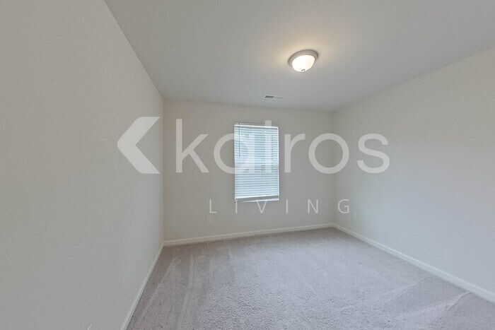 Building Photo - 2607 Provence Dr SE