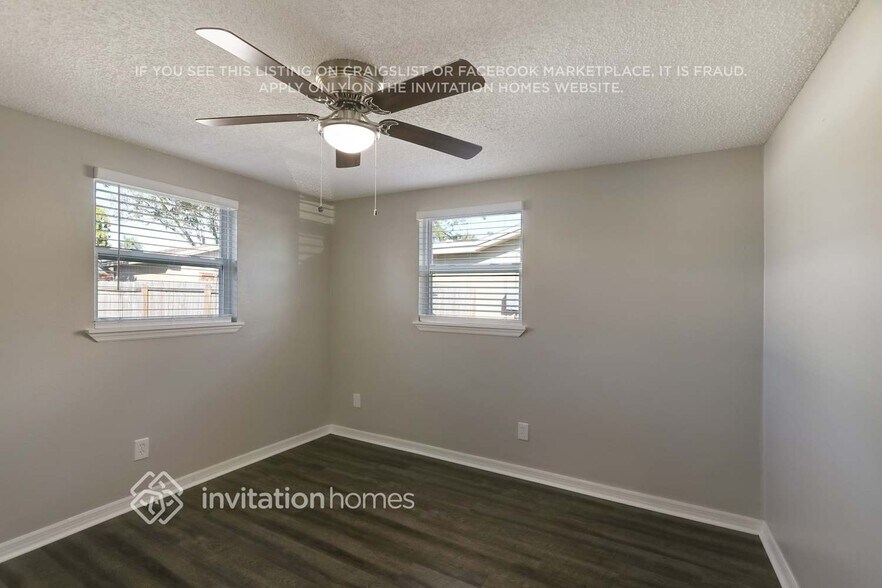 Building Photo - 3423 Garfield Dr