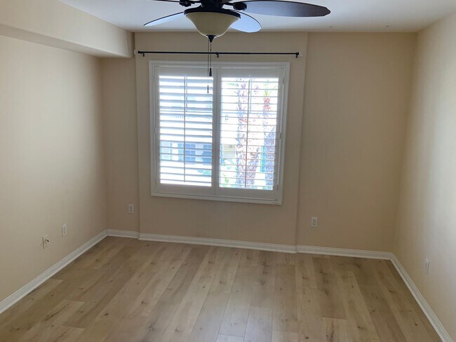 Building Photo - Fully Furnished Unit!!!
