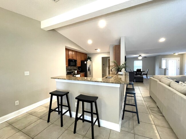 Building Photo - 11 Riviera Estates Ct