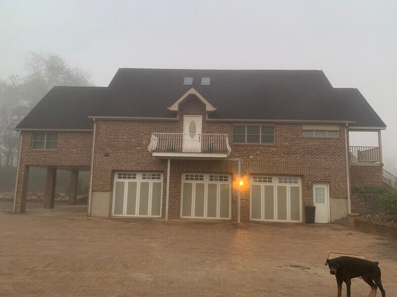 Building Photo - 900 Allegheny Ave