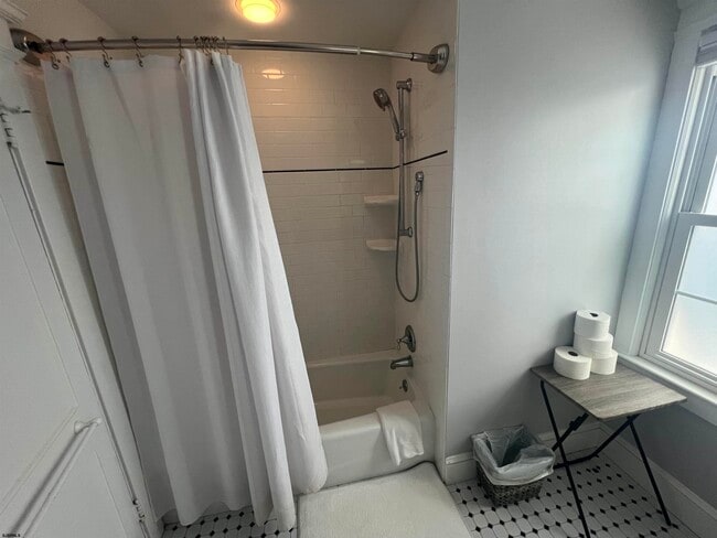 Building Photo - 29 N Hanover Ave