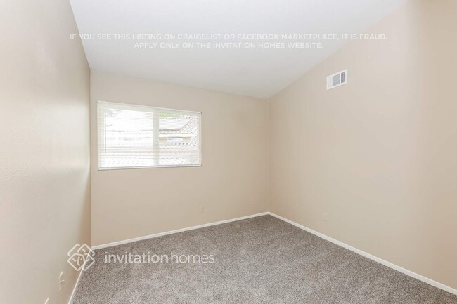 Building Photo - 24855 Alicia Way