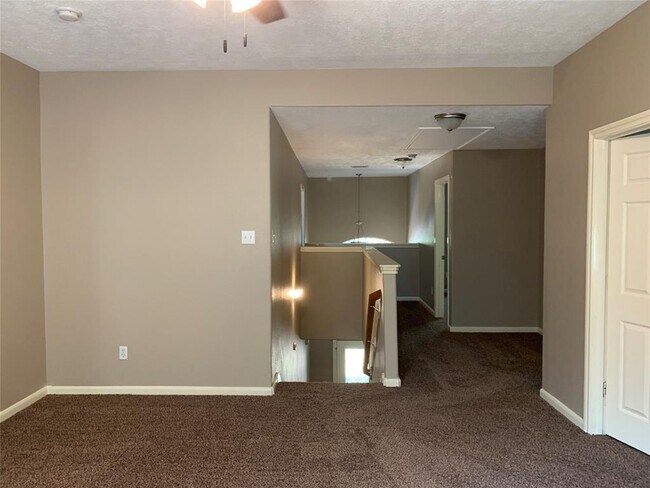 Building Photo - 3504 White Oak Point Dr