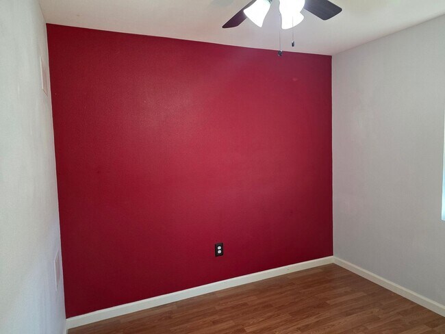 Building Photo - STUNNING PROPERTY-3 bedroom/2 bath Manufacture home in Central Bullhead City