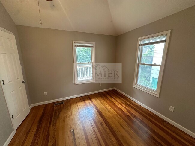 Building Photo - 4621 Terrace St