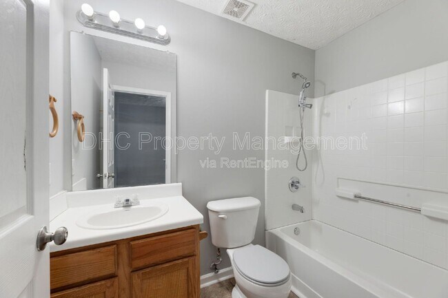 Building Photo - 5625 Strathmoor Manor Cir