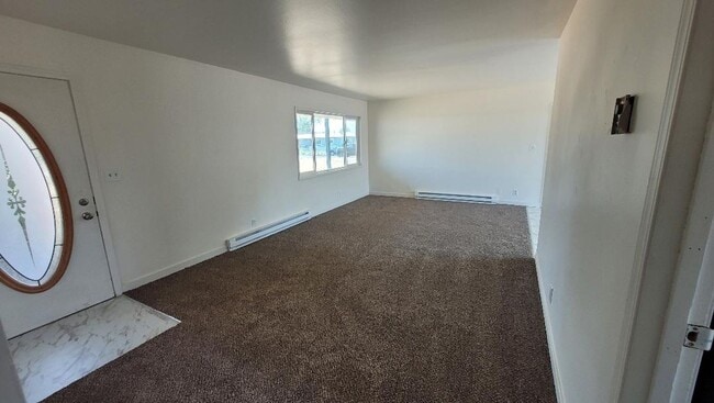 Building Photo - Moses Lake 3 bedroom 1 bath with den and g...