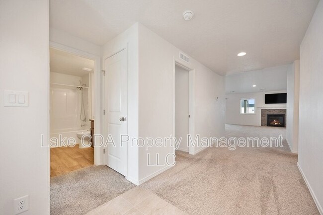 Building Photo - 12335 Gipper Loop