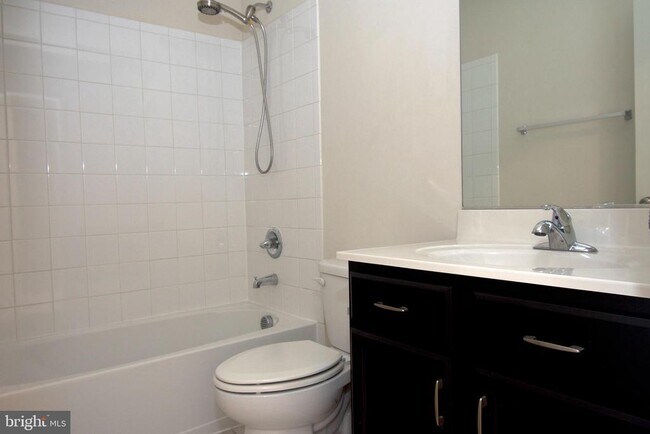 Building Photo - 105 Gristmill Ct