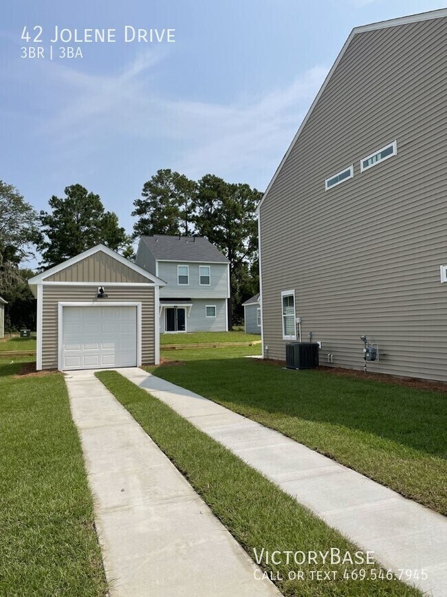 Building Photo - 42 Jolene Dr