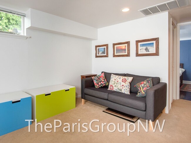 Building Photo - Renovated Magnolia Home – Open Floor Plan ...