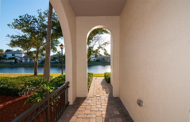 Building Photo - 4357 Cascada Cir