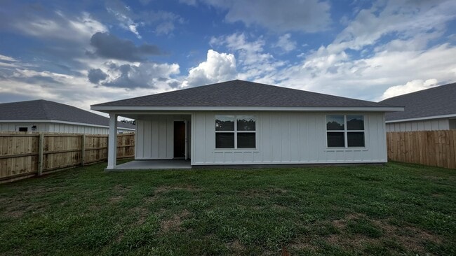 Building Photo - 17128 Muse St