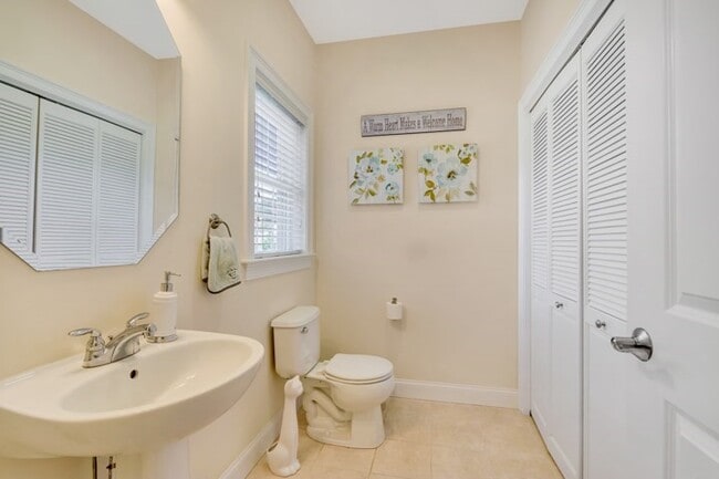 Building Photo - 7 Richmond Ave