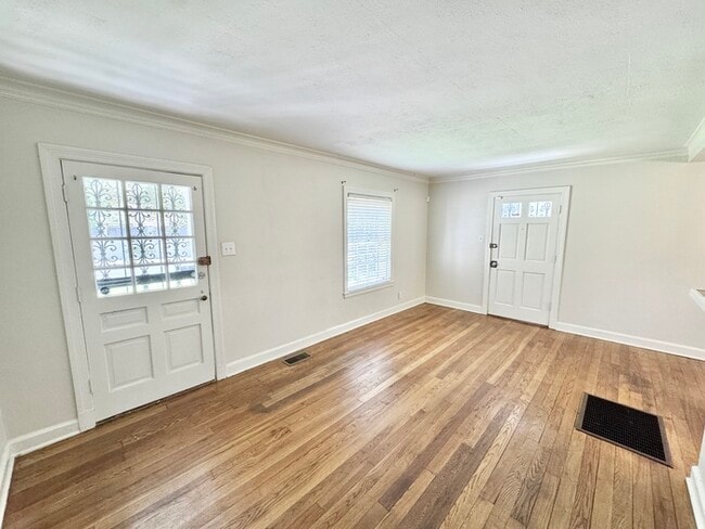 Building Photo - 163 S Fenwick Rd