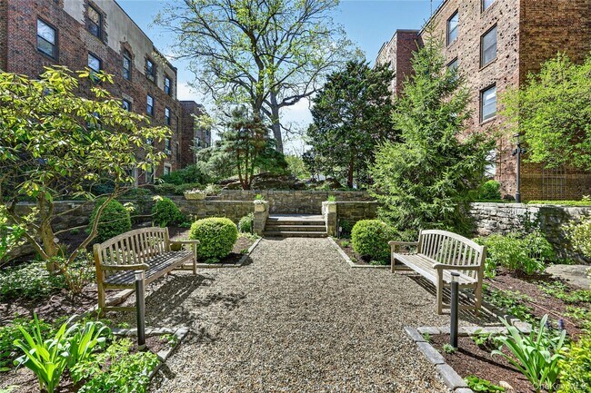 Building Photo - 64 Sagamore Rd