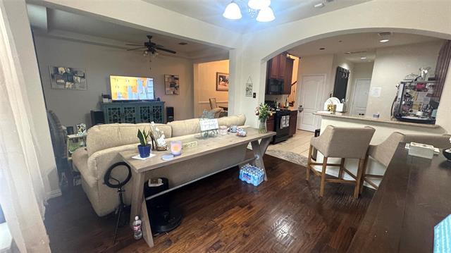 Building Photo - 824 Apple Hill Dr