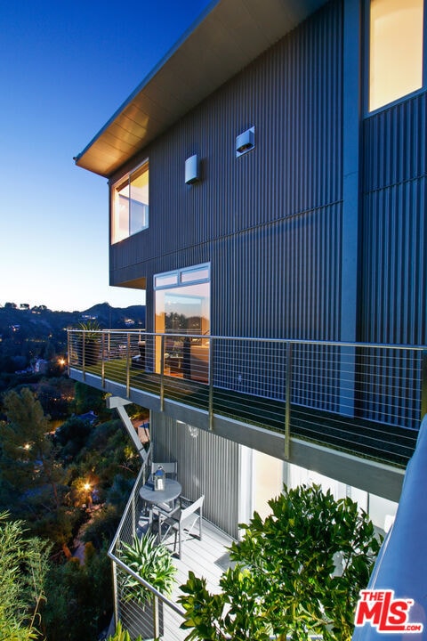 Building Photo - 9416 Beverlycrest Dr